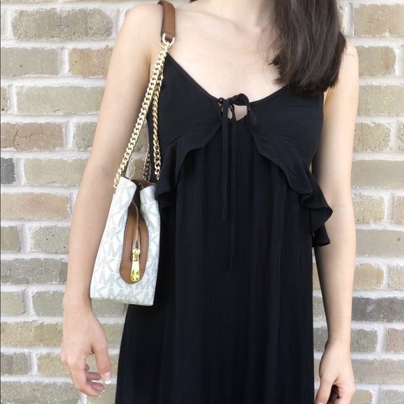 SALE👜💕- Michael Kors Small Chain Tote - Picture 3 of 6